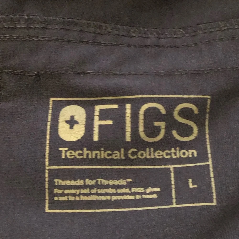 Figs Axim Cargo Scrub pants. Size large.